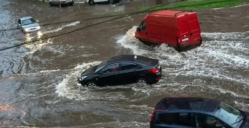 暴雨洪水车险赔吗2023