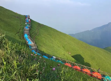 武功山可以到了山顶在定住宿吗1