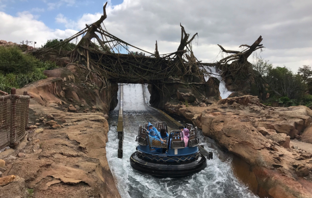 雷鸣山漂流要戴鞋套吗2