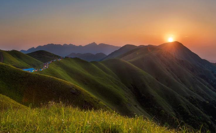 武功山可以到了山顶在定住宿吗3