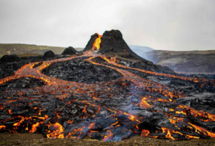 火山喷发往哪跑1