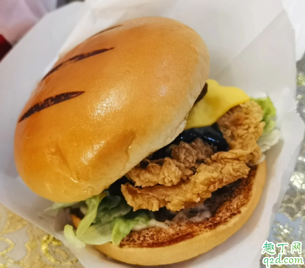 kfc脏脏芝士鳕鱼鸡腿汉堡多少钱好吃吗？三种酱料惊艳你的味蕾！2