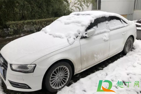 下雪天需要把雨刮器竖起来吗1