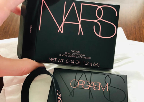 nars2020新品orgasm四色眼影盘手臂试色，这盘“高潮”你打几分？2