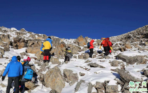 登山鞋可以在雪地穿吗 登山鞋可以在生活中穿吗2