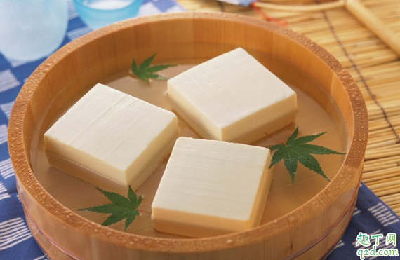 卤水豆腐和石膏豆腐吃着有什么不一样 卤水豆腐好吃还是石膏豆腐好吃