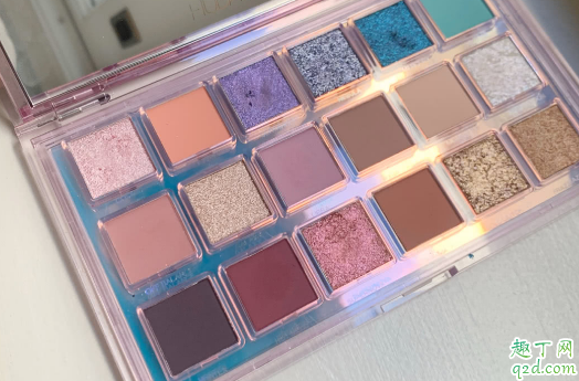 huda beauty水星逆行18色眼影盘多少钱 huda beauty水逆眼影盘18色试色9