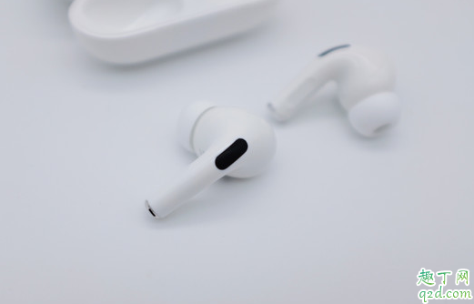 airpods pro怎么拿出来 airpods pro充电要把耳机拿出来吗4