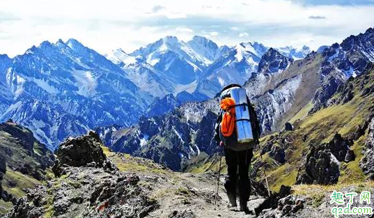 户外运动登山杖有用吗 上山时要用登山杖吗3