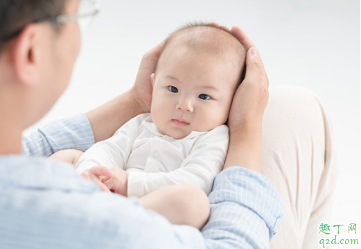 新生儿满月一般长几斤 新生儿第一个月会重几斤3