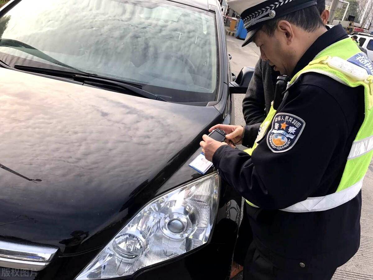 无证驾驶怎么处理罚多少钱（道路交通安全法实施细则）