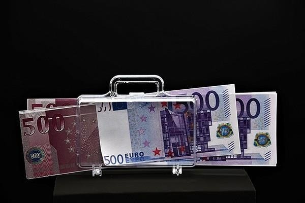 欠信用卡1万逾期半年兴业如何处理？会被起诉吗？