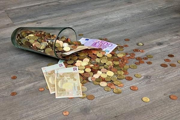 中信信用卡逾期怎么申请延期一个月还款，申请延期一个月影响信用吗