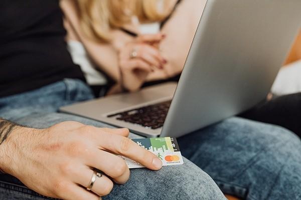 支付宝逾期一千多会上门吗？逾期一千多会起诉吗