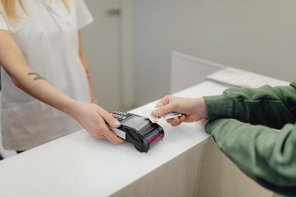 我借呗50000都逾期2年还要偿还吗？逾期50000怎么挽救