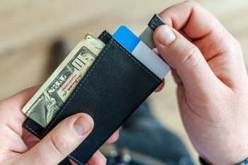 服刑人员信用卡逾期怎么办？不还有什么后果？