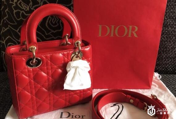 上海回收二手迪奥(Dior)戴妃包具体价格查询