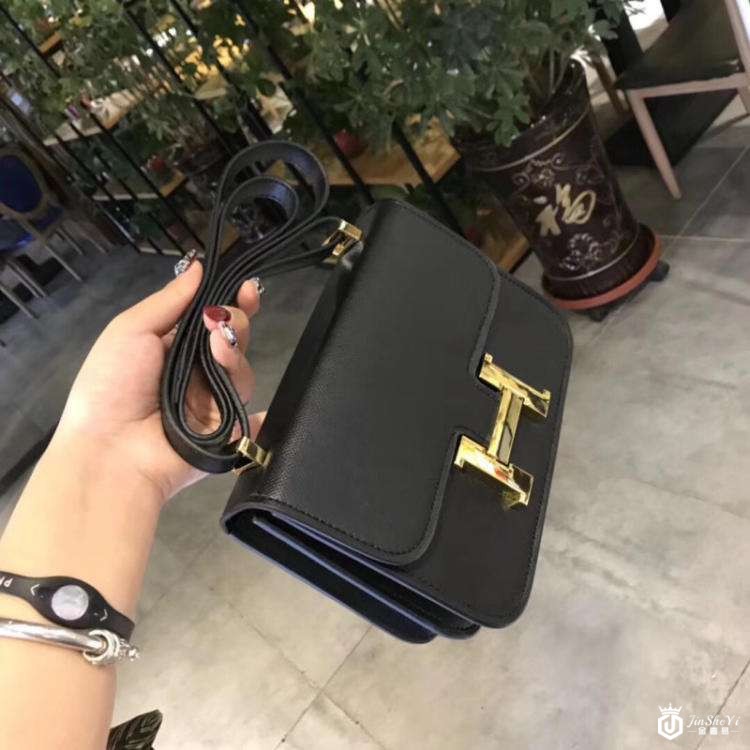 苏州丹比奴包包都什么价位?是什么档次的?