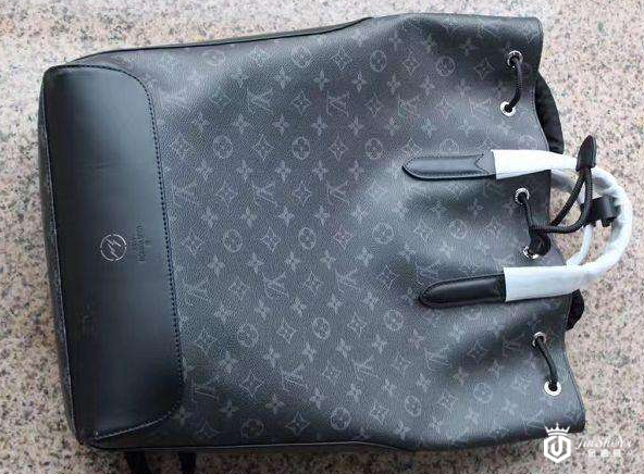 LV Monogram Giant系列包包算不算经典？名包回收行情怎样？