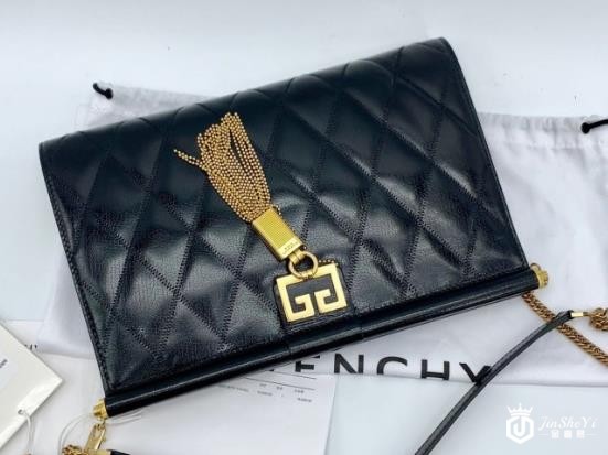 高价包包回收几折，Givenchy GV3为什么受欢迎？