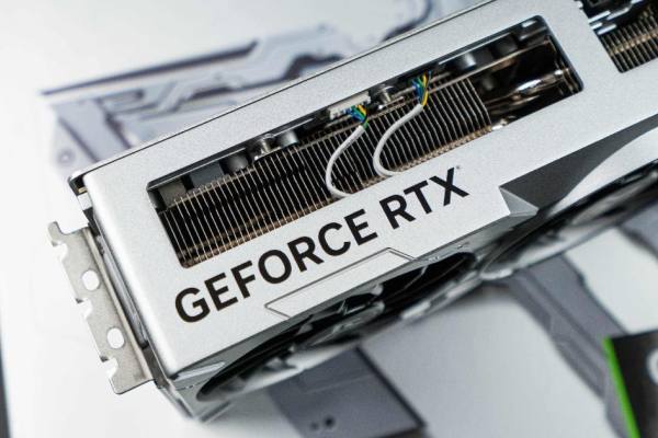 性能超凡入圣，影驰 GeForce RTX 4080 SUPER 金属大师评测