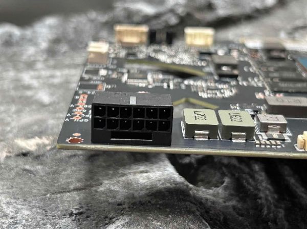 性能真的“Ti”不一样！影驰 GeForce RTX 4070 Ti SUPER 星曜 OC评测！