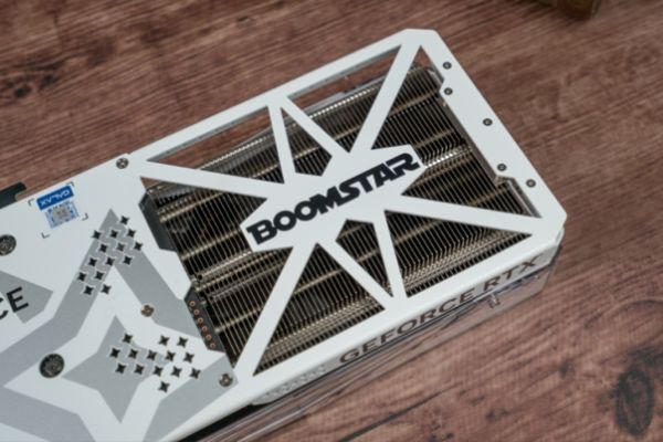 速闯AI新领域，影驰 GeForce RTX 4070 SUPER 星曜 OC 评测