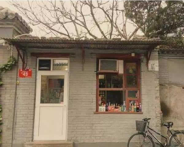 二十几年了，“夫妻店”为何依旧雄霸线下