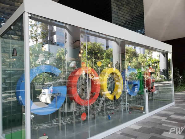 我们跑到 Google 新加坡总部，在玩具、美食还有广告中充值了一波信仰