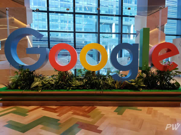 我们跑到 Google 新加坡总部，在玩具、美食还有广告中充值了一波信仰