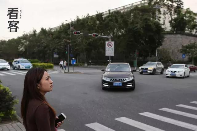 深圳关外，住着那些身体被掏空的年轻人