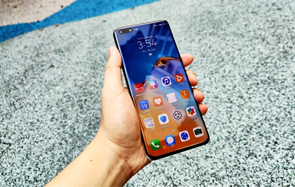 回归4年后的华为P70 Pro+ Pro版亮相