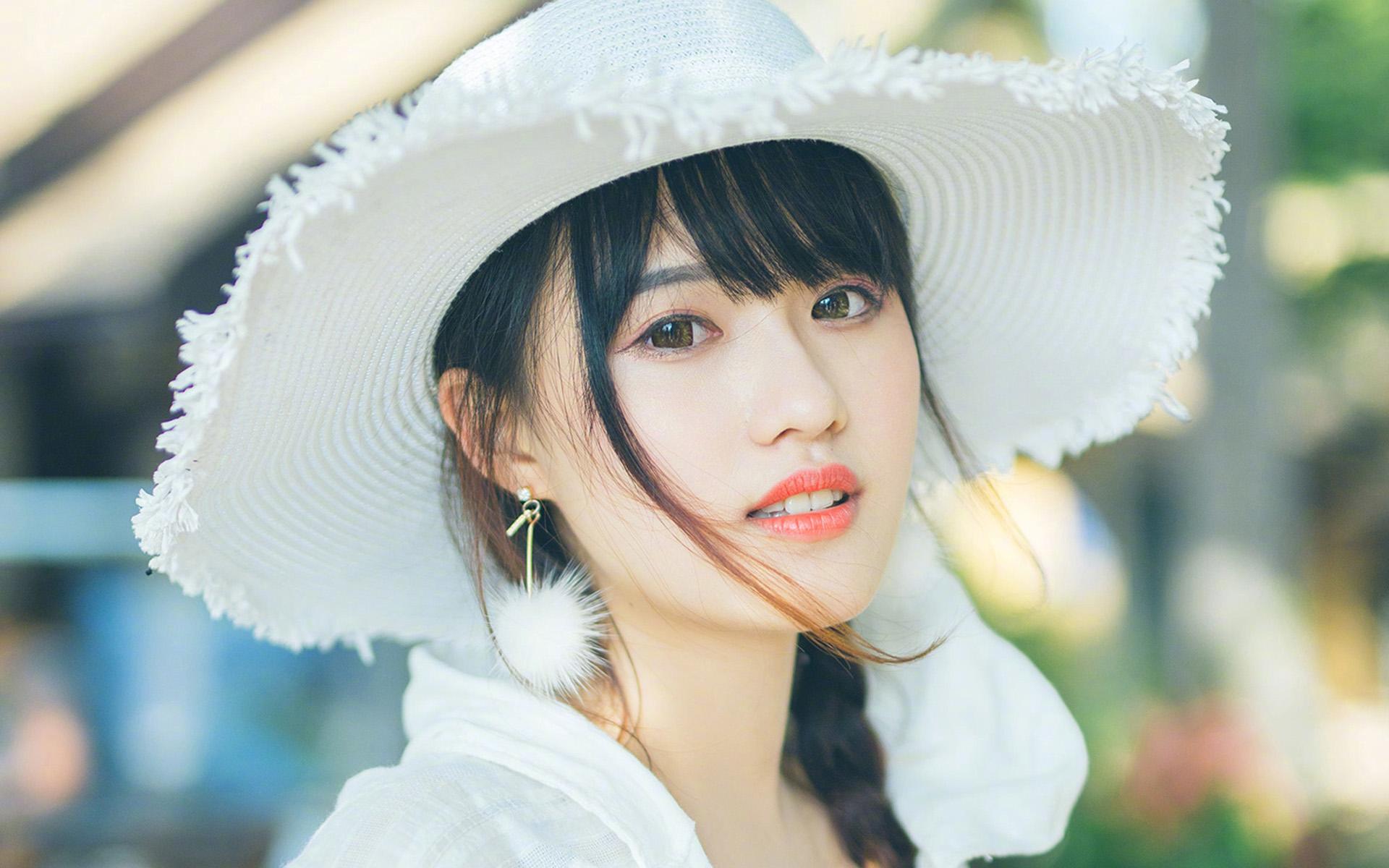 女人嘴巴面相：从嘴巴形状就能算出你的命运！