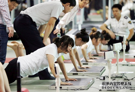 搞笑的女性体能测试