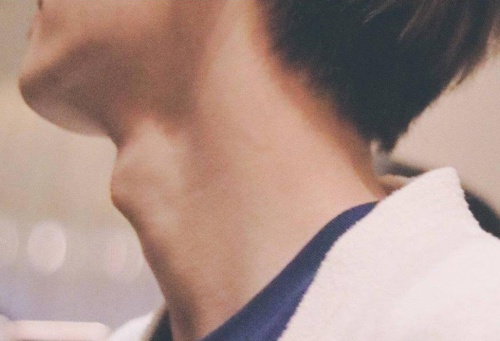 从命理上看男人喉结突出