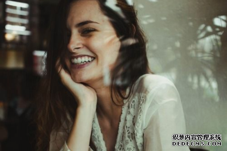 你是哪个带的出去的女友吗？