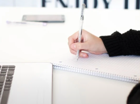 家里漏水是楼上责任还是物业