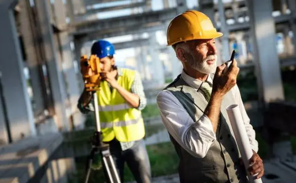 何种证据能够确认建设工程中的实际施工人身份？