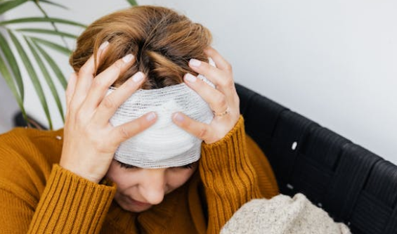 交通事故引发乘客伤害的责任归属