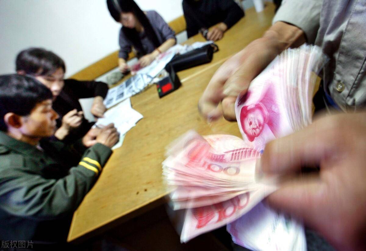 派遣工被辞退有工资吗（劳务派遣辞退赔偿标准）