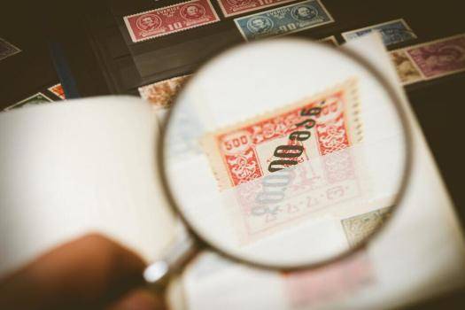 侵犯公民个人隐私罪判多少年（泄露个人隐私权的相关法律）