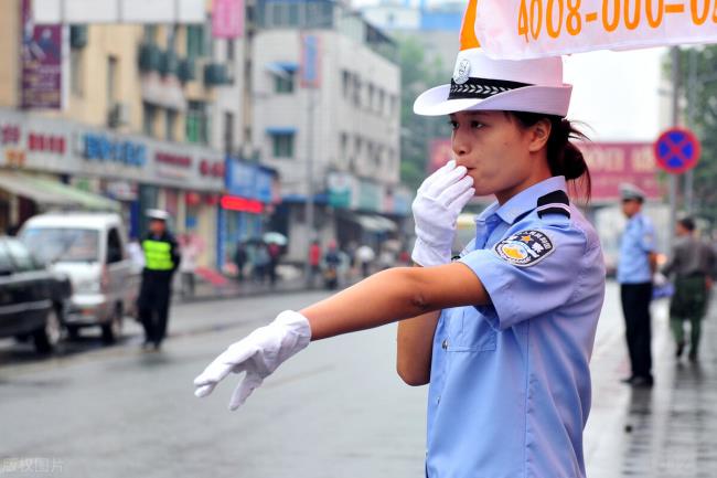 肇事逃逸交警处理流程怎么走（轻微肇事逃逸处罚标准）