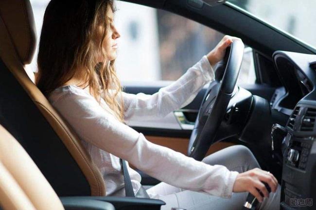 闯黄灯怎么处罚（道路交通安全法规最新）