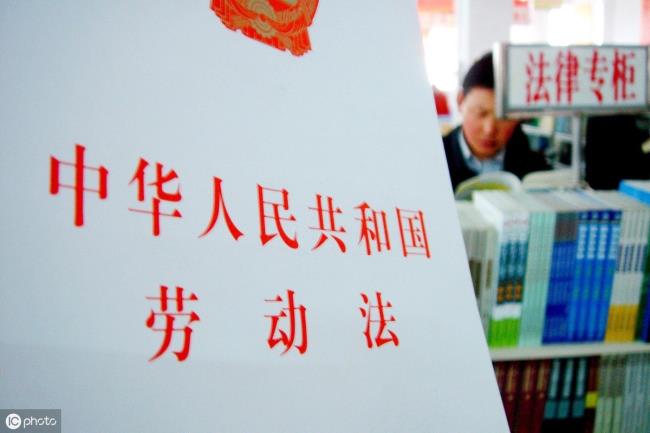 关于劳动合同一年一签利弊有哪些（打一场劳动仲裁多少钱）