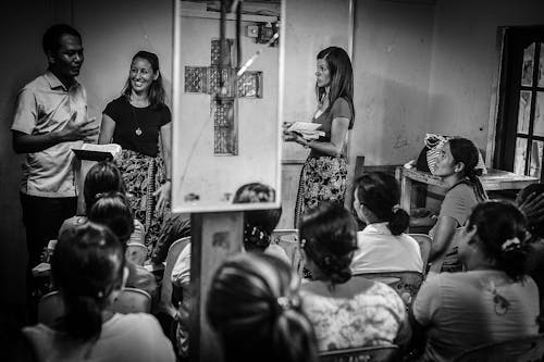 冒充慈善机构或互助组织，以捐款名义骗取受害人财物