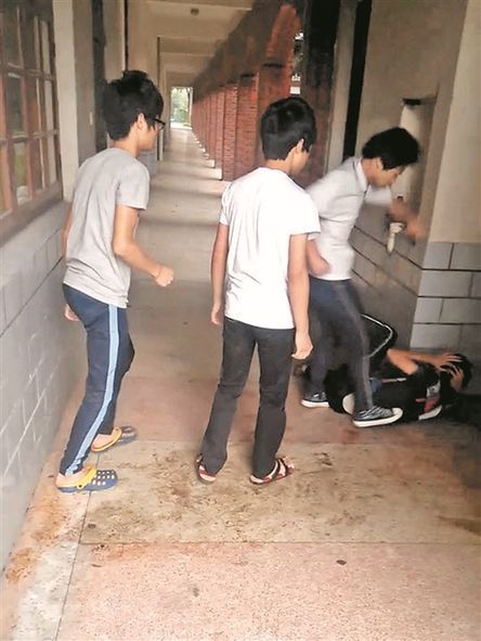 高中生打架事件，家长应如何处理