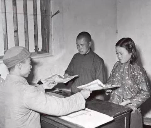 中国婚姻法是什么（最新婚姻法离婚财产分割）