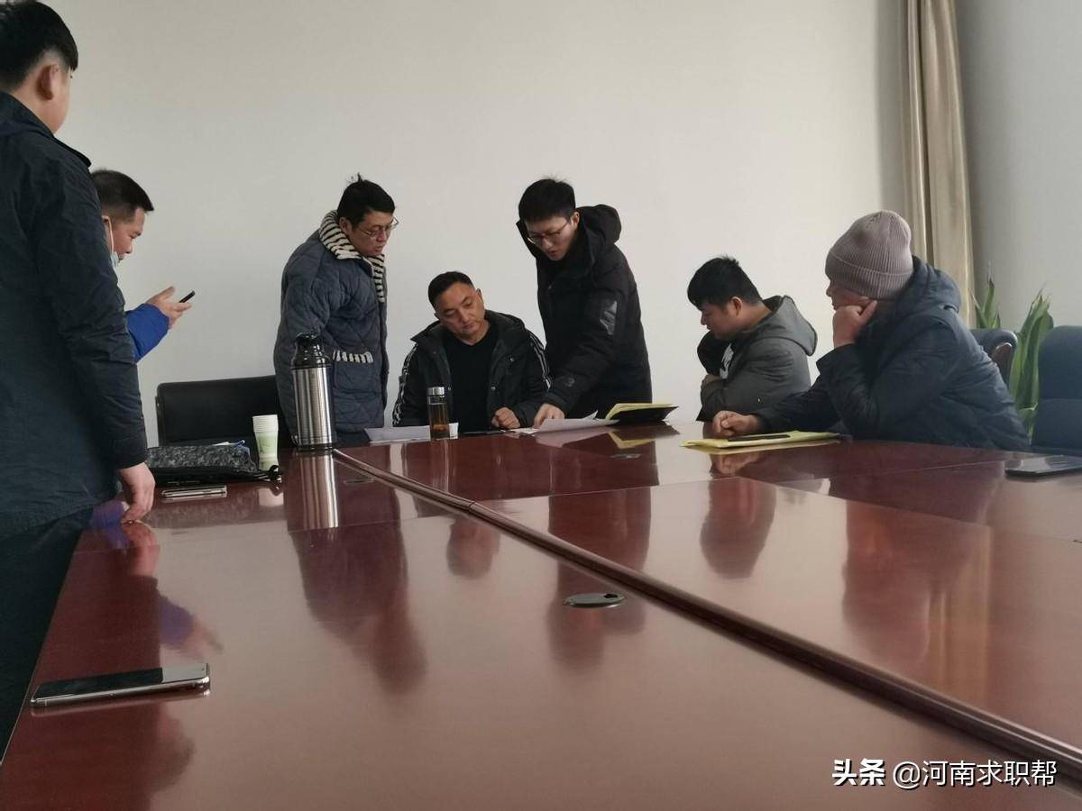 老板拖欠工资多久违法犯罪（恶意拖欠工资立案标准）