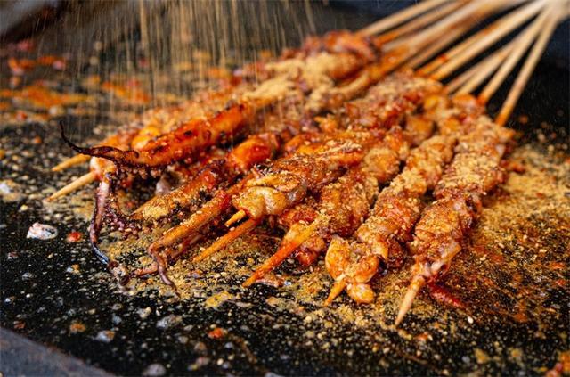 淄博烧烤行业降温？别急，它只是回归常态化，烧烤店铺转租信息频现