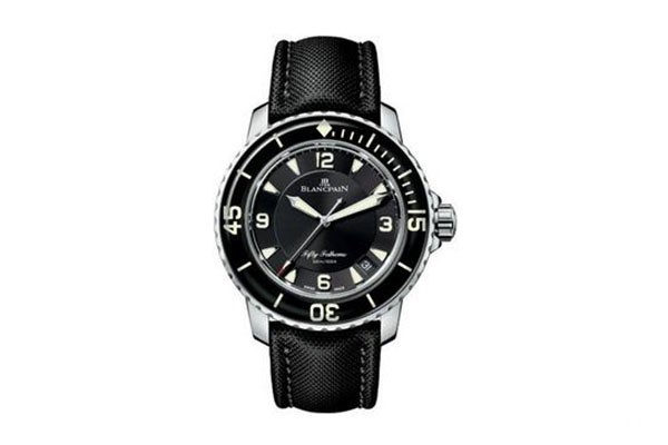 深圳哪里可以提供宝珀大号50噚手表高价回收服务